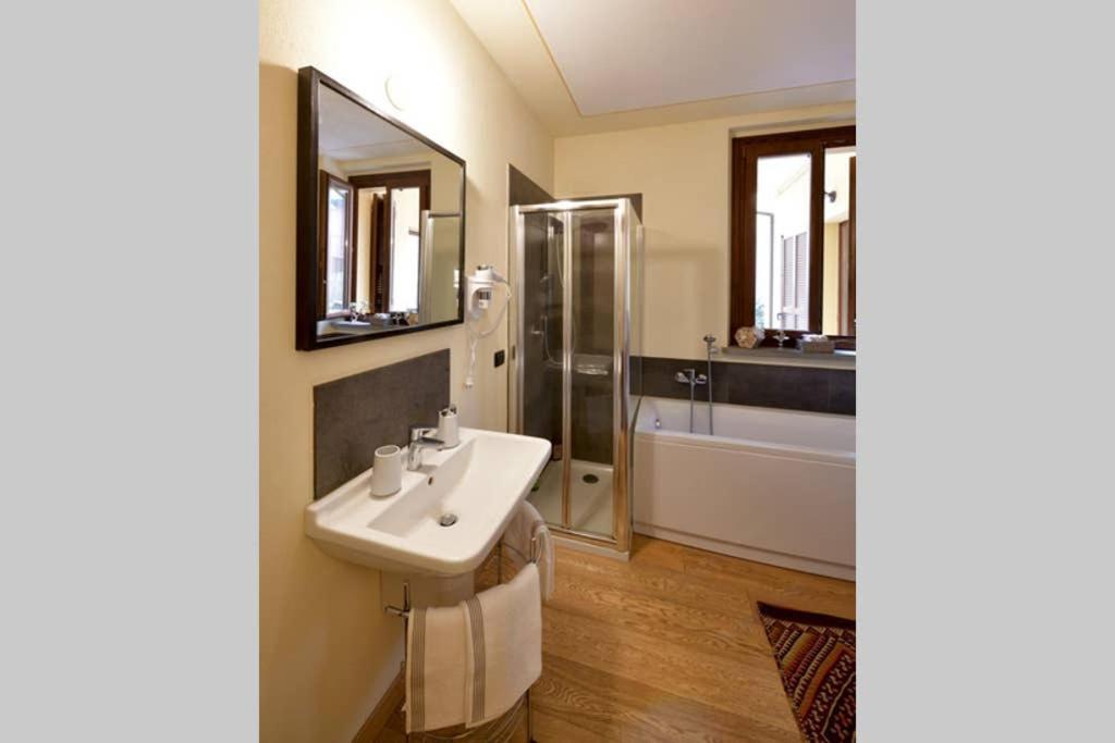 C-Rooms, Residenza Correggio Parma Exterior photo